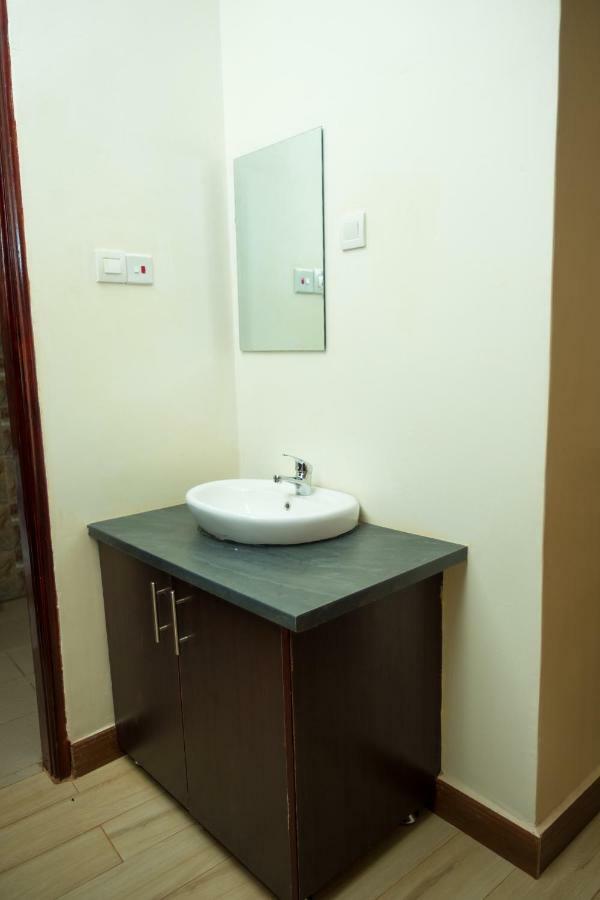 Kampala Suburbs Apartment Exterior photo